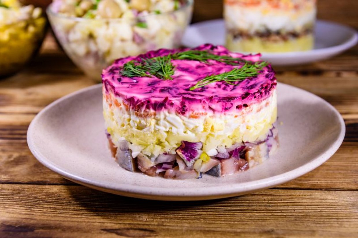 Селедка под шубой с кукурузой Селедка под шубой с кукурузой