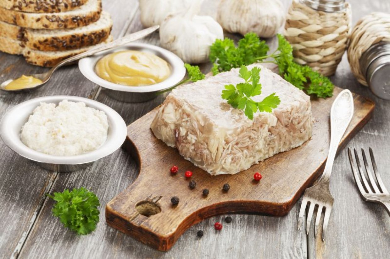 Холодец из свиной рульки и курицы Холодец из свиной рульки и курицы