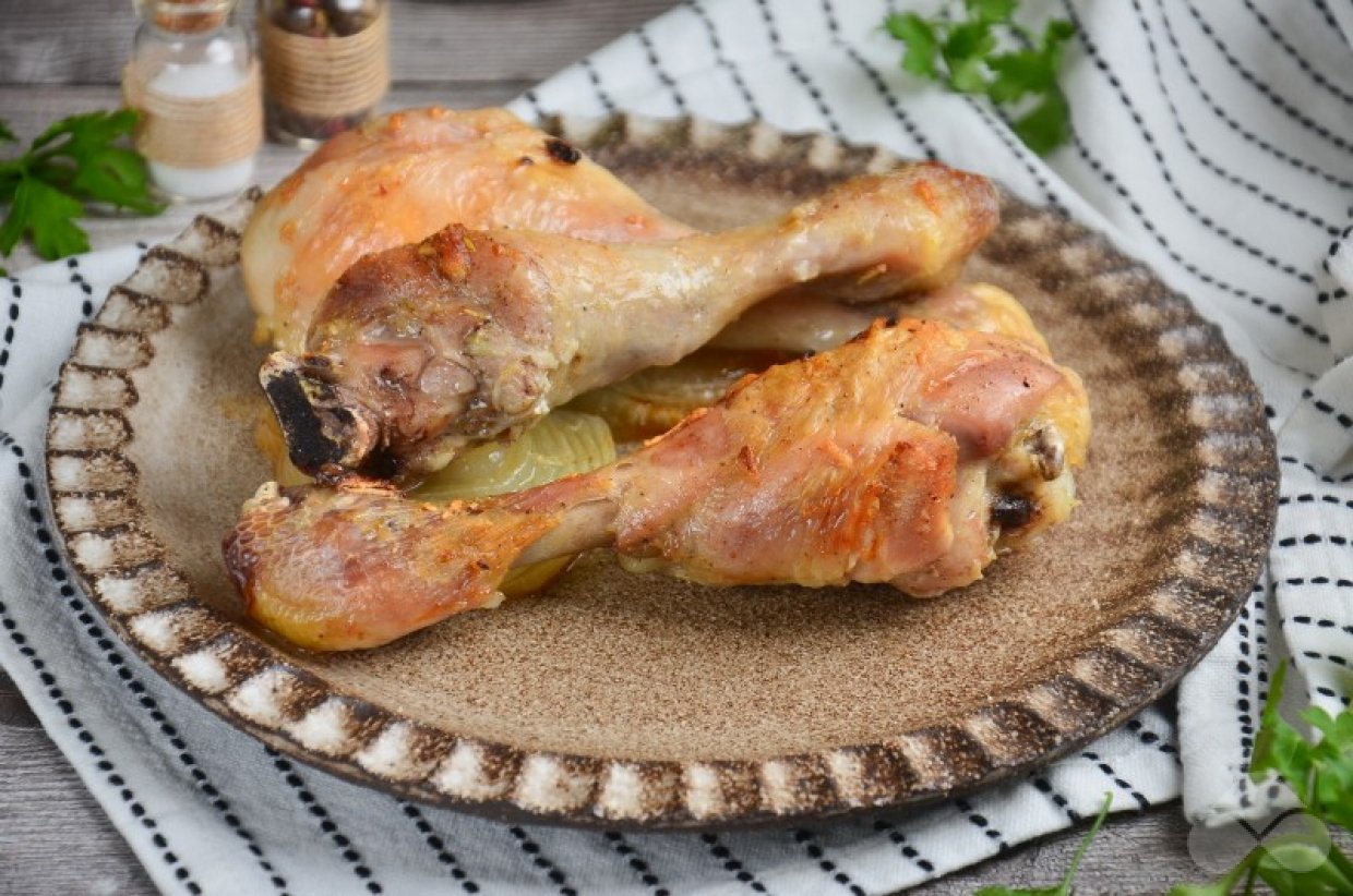 Куриные ножки с розмарином в духовке