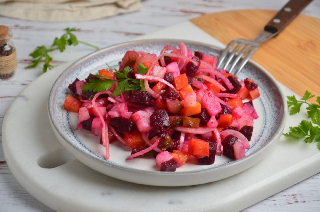 Винегрет с маринованным луком Винегрет с маринованным луком