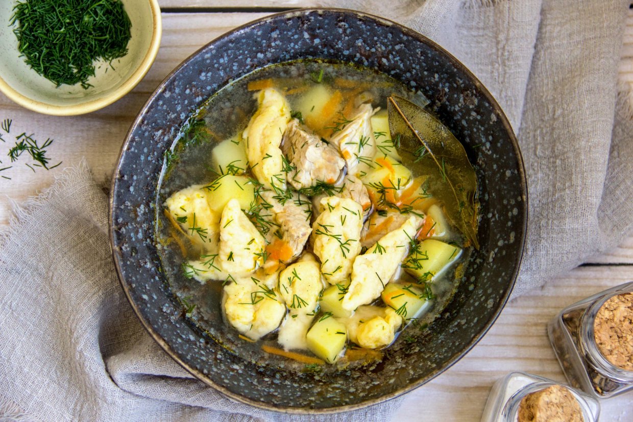 Мясной суп с клецками Мясной суп с клецками