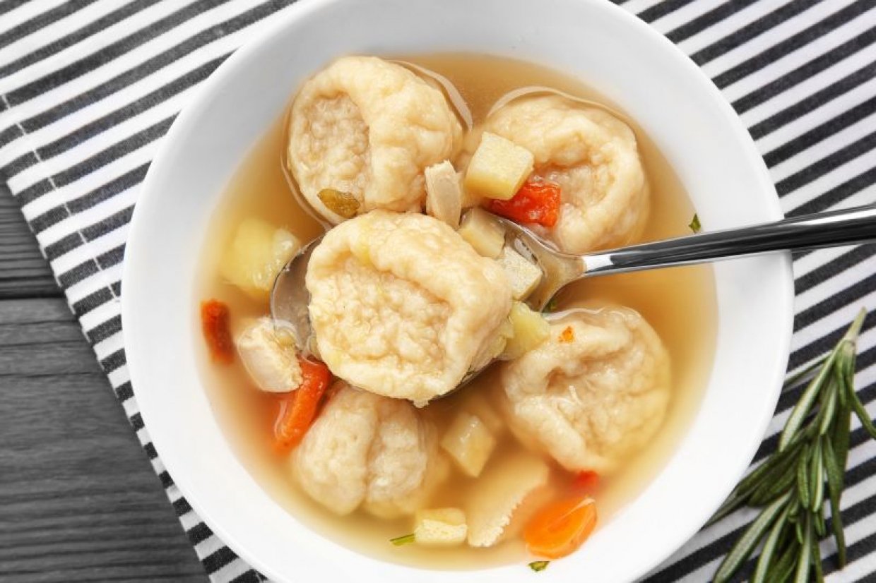 Суп с чесночными клецками Суп с чесночными клецками