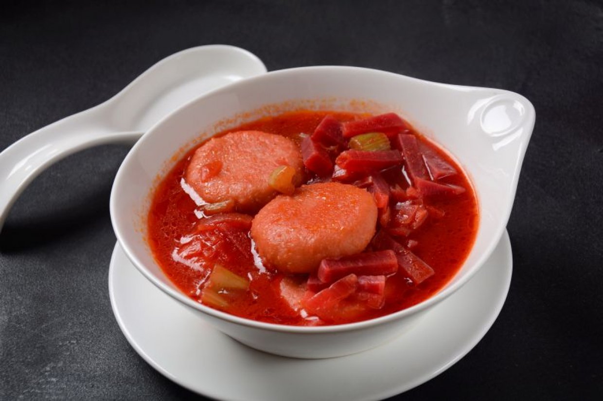 Свекольный суп с клецками Свекольный суп с клецками