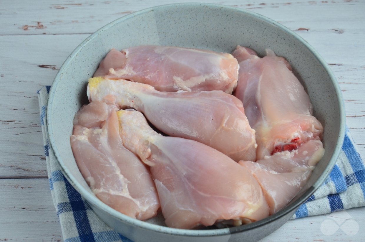 Плов из домашней курицы – фото приготовления рецепта, шаг 2 Плов из домашней курицы – фото приготовления рецепта, шаг 2