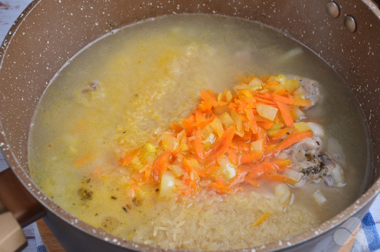 Плов из домашней курицы – фото приготовления рецепта, шаг 6 Плов из домашней курицы – фото приготовления рецепта, шаг 6