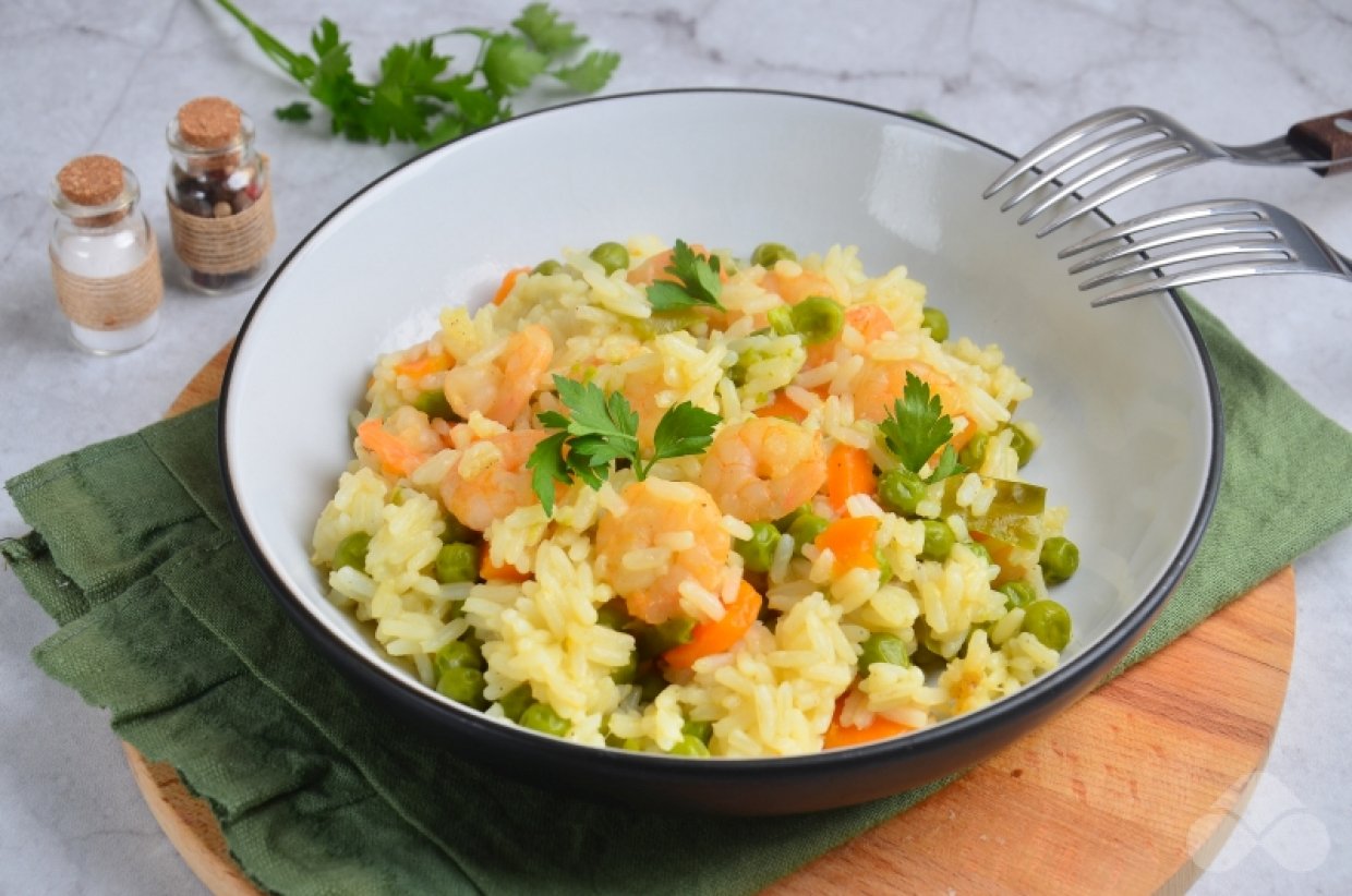 Плов с креветками и овощами