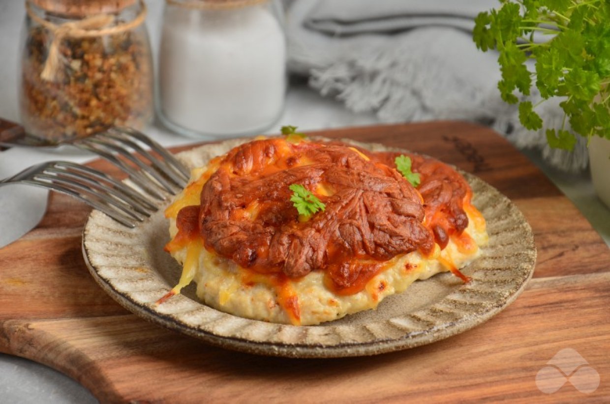 Куриные котлеты с помидорами и сыром в духовке Куриные котлеты с помидорами и сыром в духовке