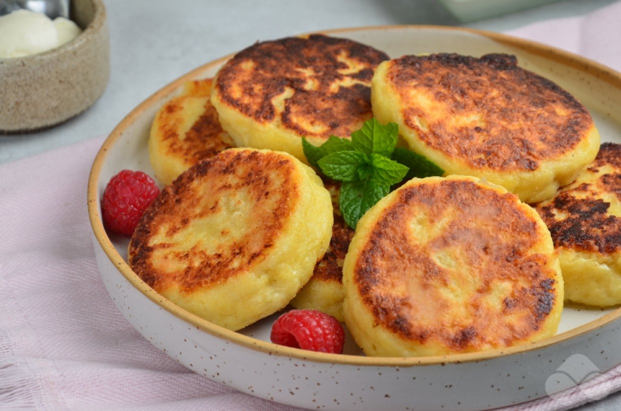 Сырники с манкой – фото приготовления рецепта, шаг 5