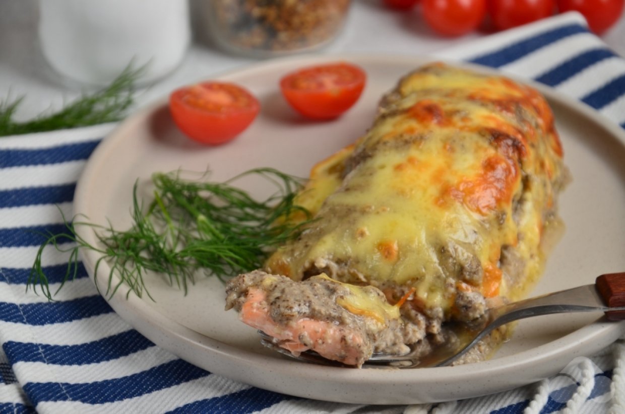 Семга с грибами и сливками в духовке