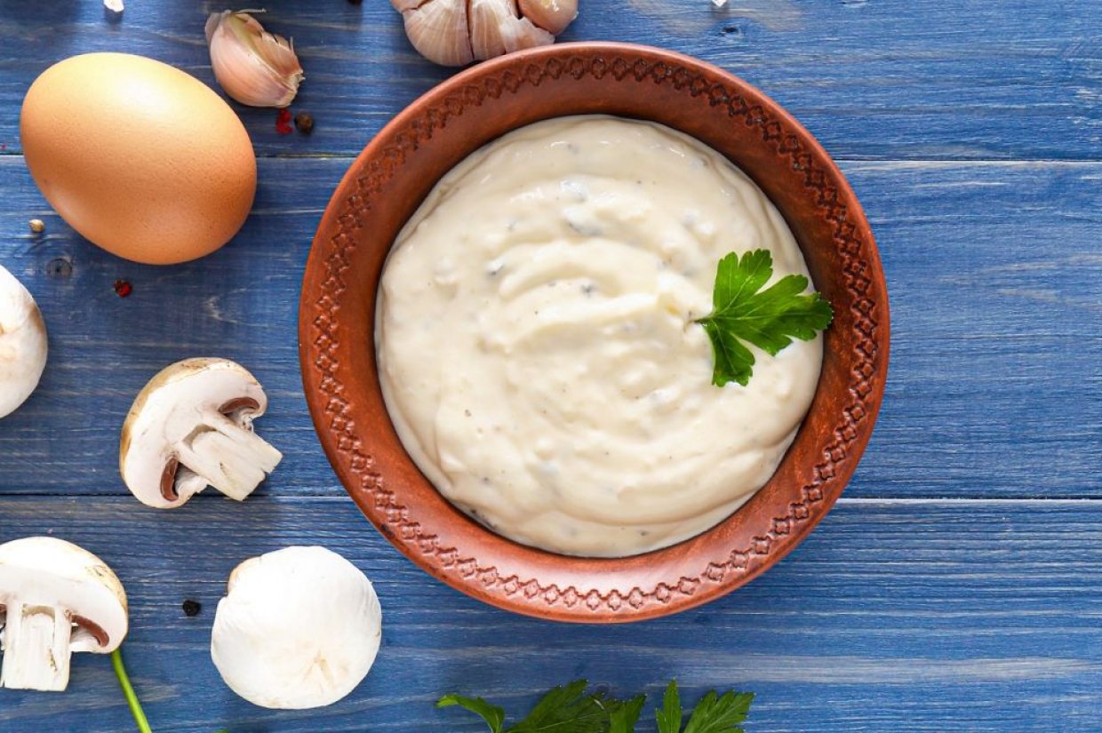 Грибной соус из шампиньонов с желтком, йогуртом и сливками Грибной соус из шампиньонов с желтком, йогуртом и сливками