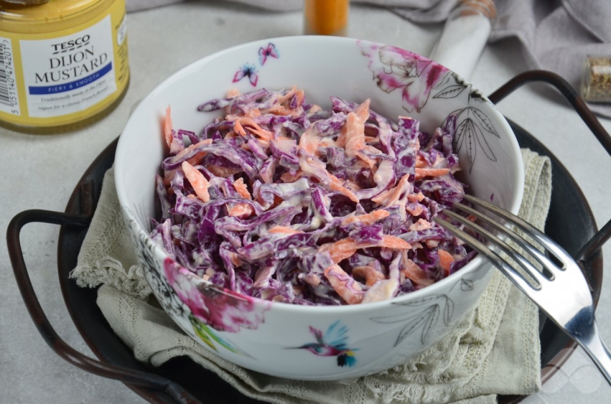 Салат «Коул Слоу» из краснокочанной капусты