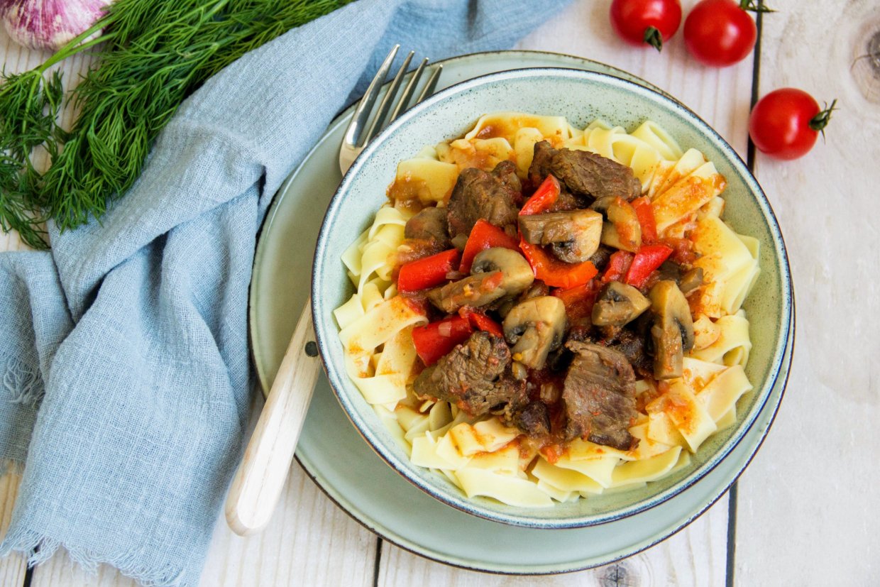 Классический лагман с говядиной, грибами и овощами Классический лагман с говядиной, грибами и овощами