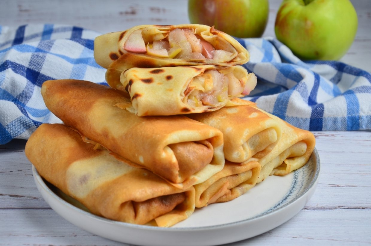 Блины с яблоками и корицей Блины с яблоками и корицей
