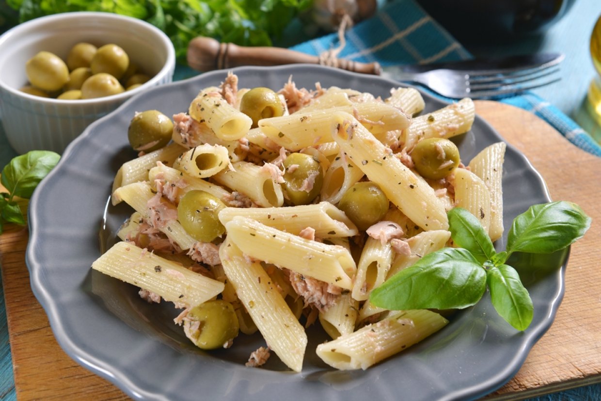 Паста с тунцом и оливками Паста с тунцом и оливками