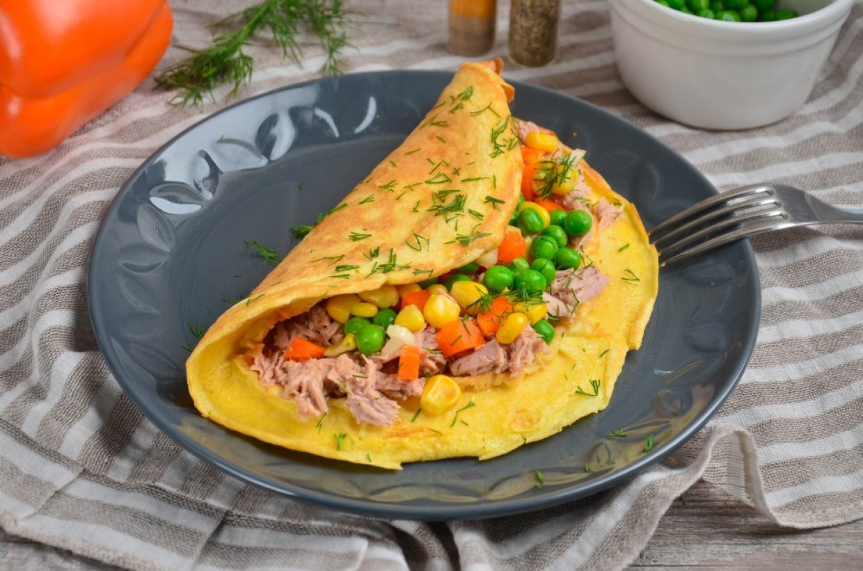 Омлет с тунцом и овощами Омлет с тунцом и овощами