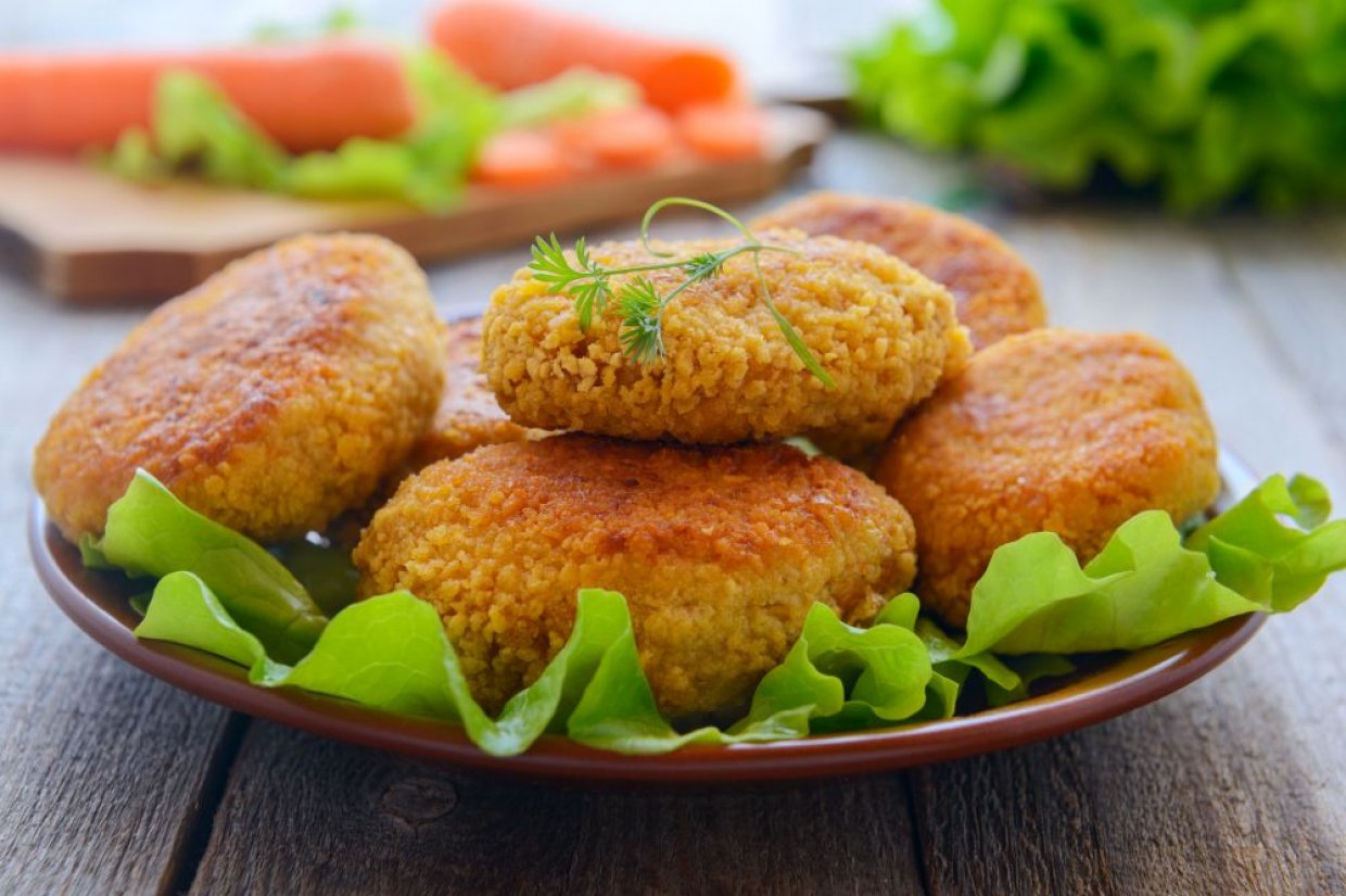 Морковные котлеты в панировке Морковные котлеты в панировке