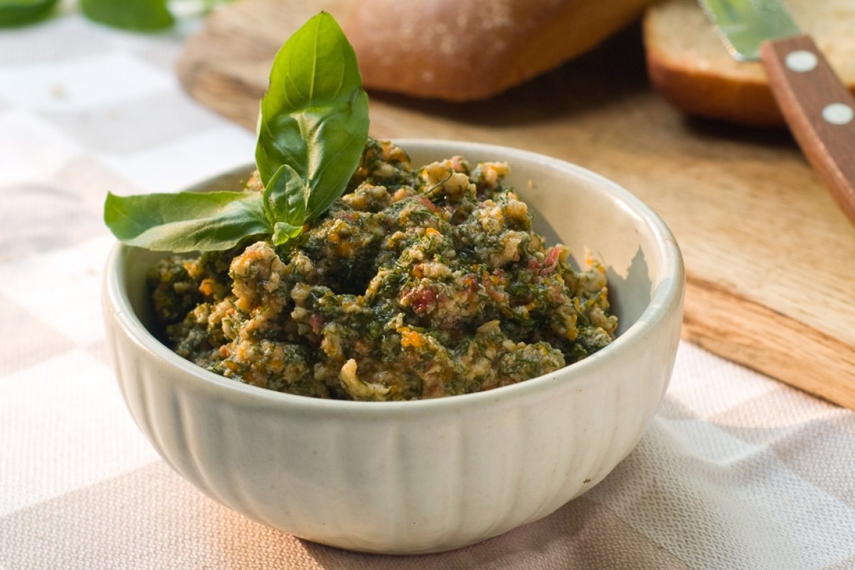 Овощная икра со шпинатом, кинзой и орехами Овощная икра со шпинатом, кинзой и орехами
