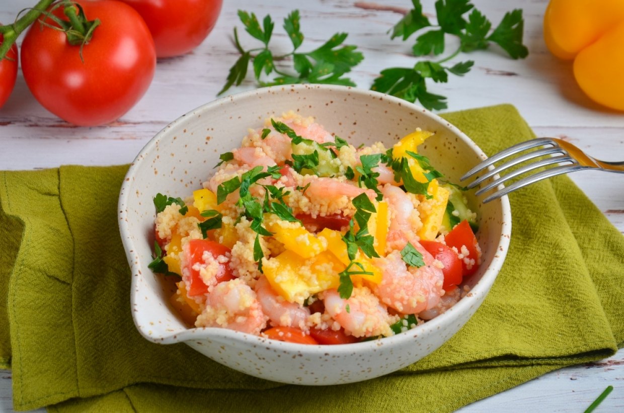 Овощной салат с креветками и кускусом Овощной салат с креветками и кускусом