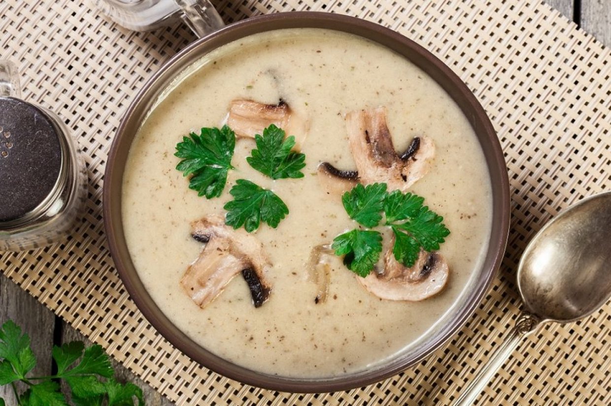 Молочный суп с шампиньонами и сметаной Молочный суп с шампиньонами и сметаной