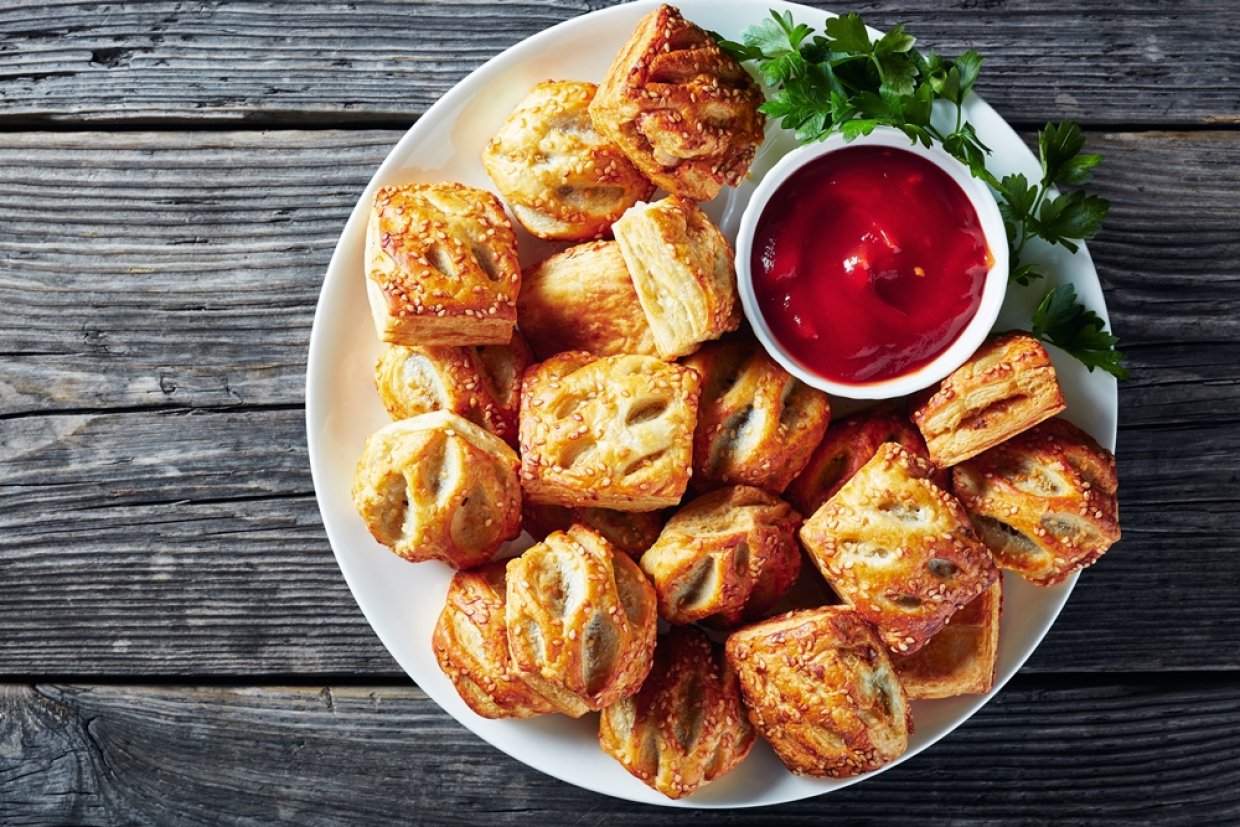 Слойки с курицей из слоеного теста Слойки с курицей из слоеного теста
