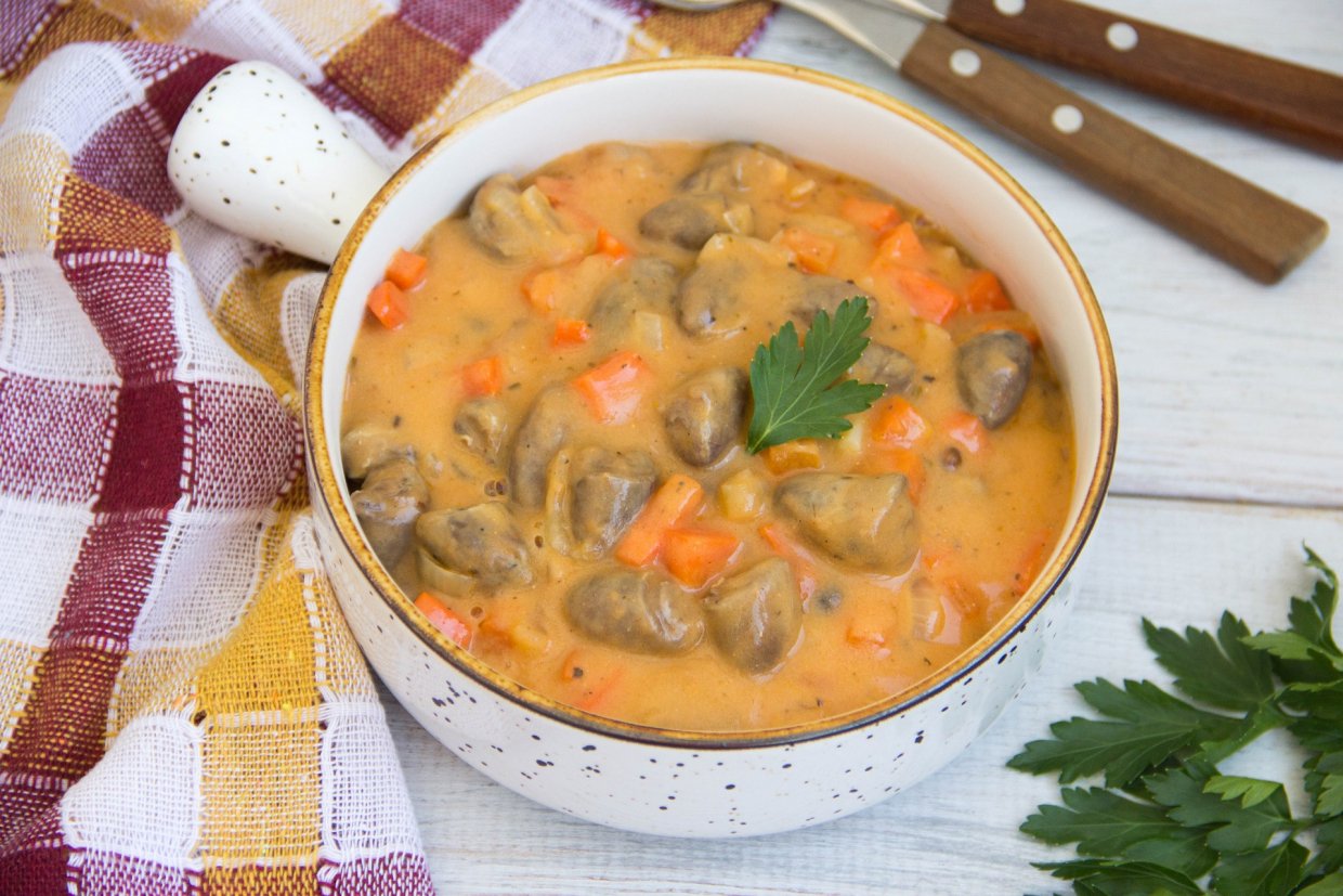Гуляш из куриных сердечек Гуляш из куриных сердечек