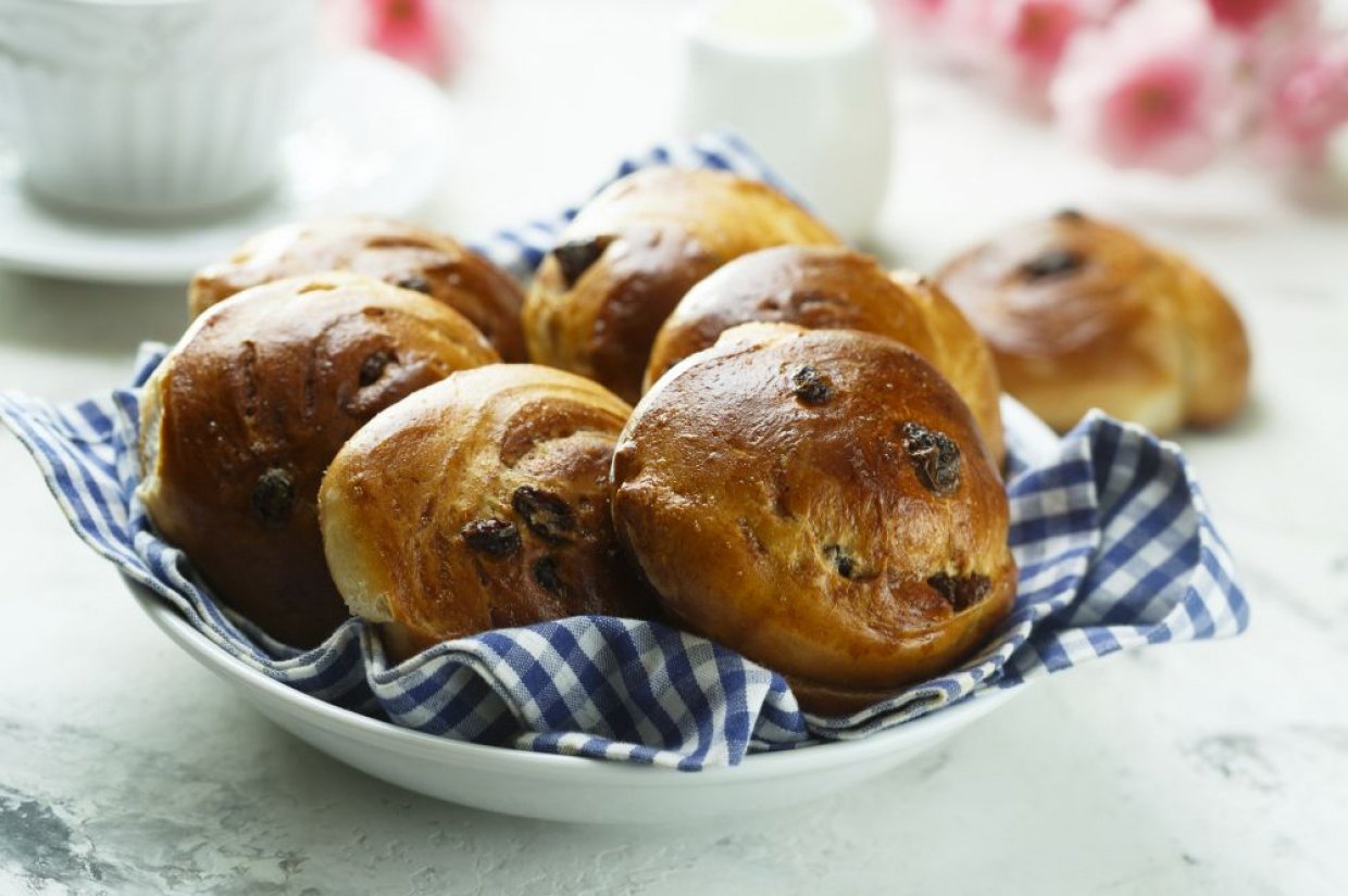 Булочки с изюмом Булочки с изюмом