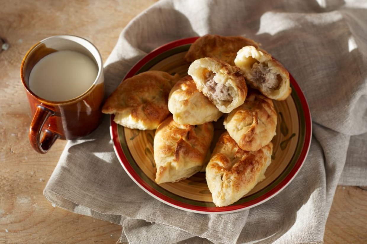Пирожки с мясом на сковороде Пирожки с мясом на сковороде