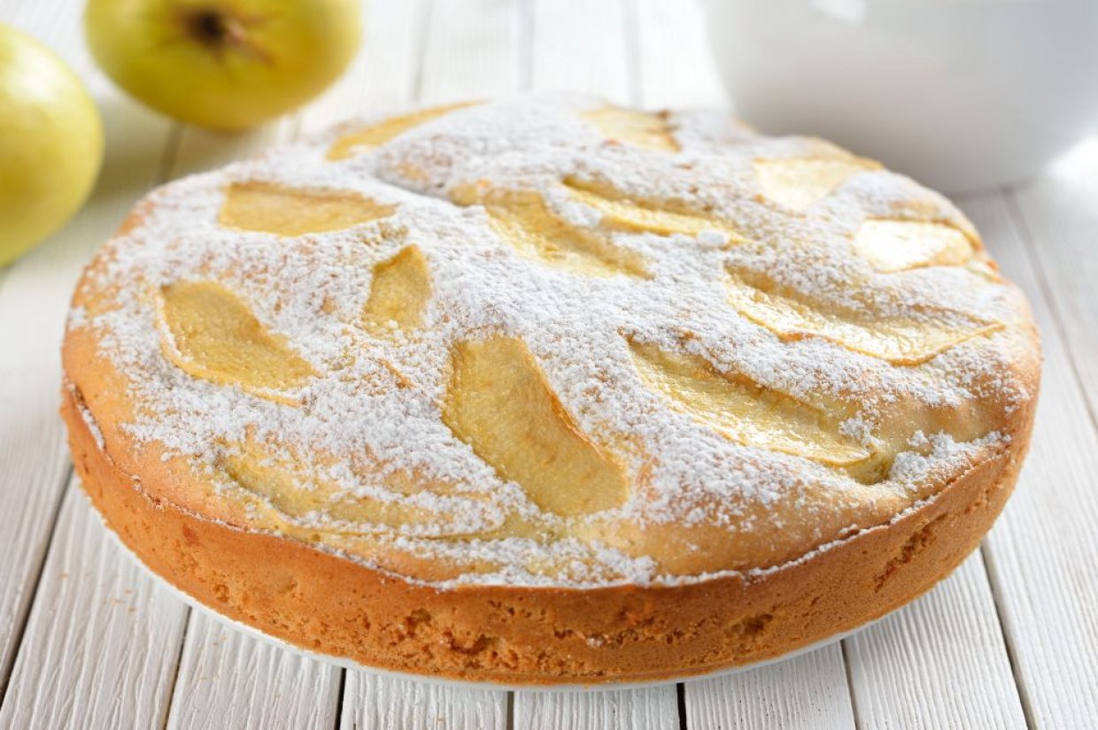 Классическая шарлотка с яблоками Классическая шарлотка с яблоками