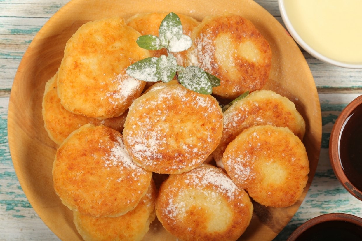 Сырники с персиками