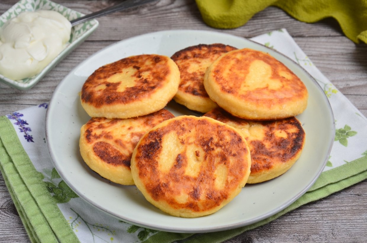 Сырники со сливочным маслом Сырники со сливочным маслом