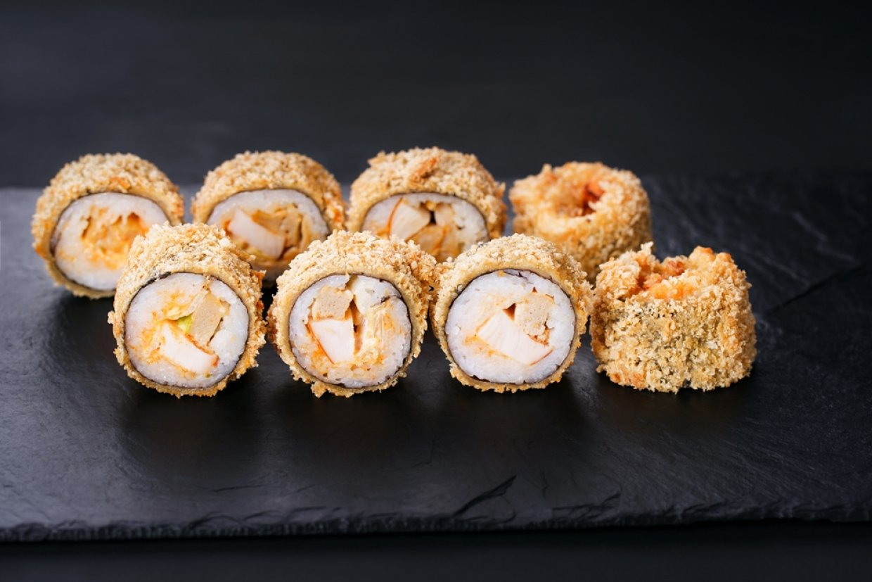 Роллы темпура с курицей и яйцом Роллы темпура с курицей и яйцом