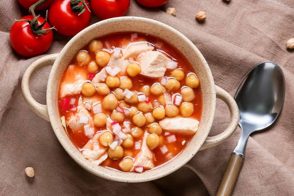 Курица с нутом в горшочках Курица с нутом в горшочках