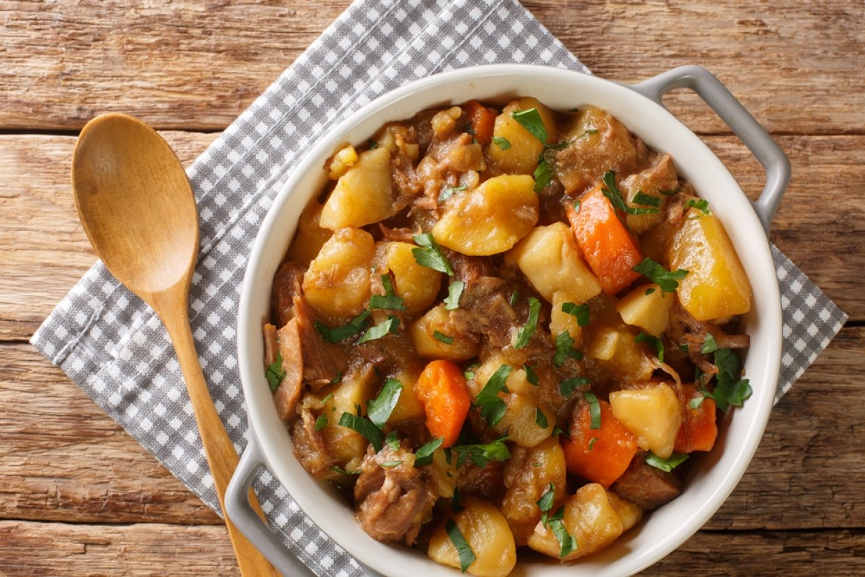 Картошка с мясом в горшочках Картошка с мясом в горшочках