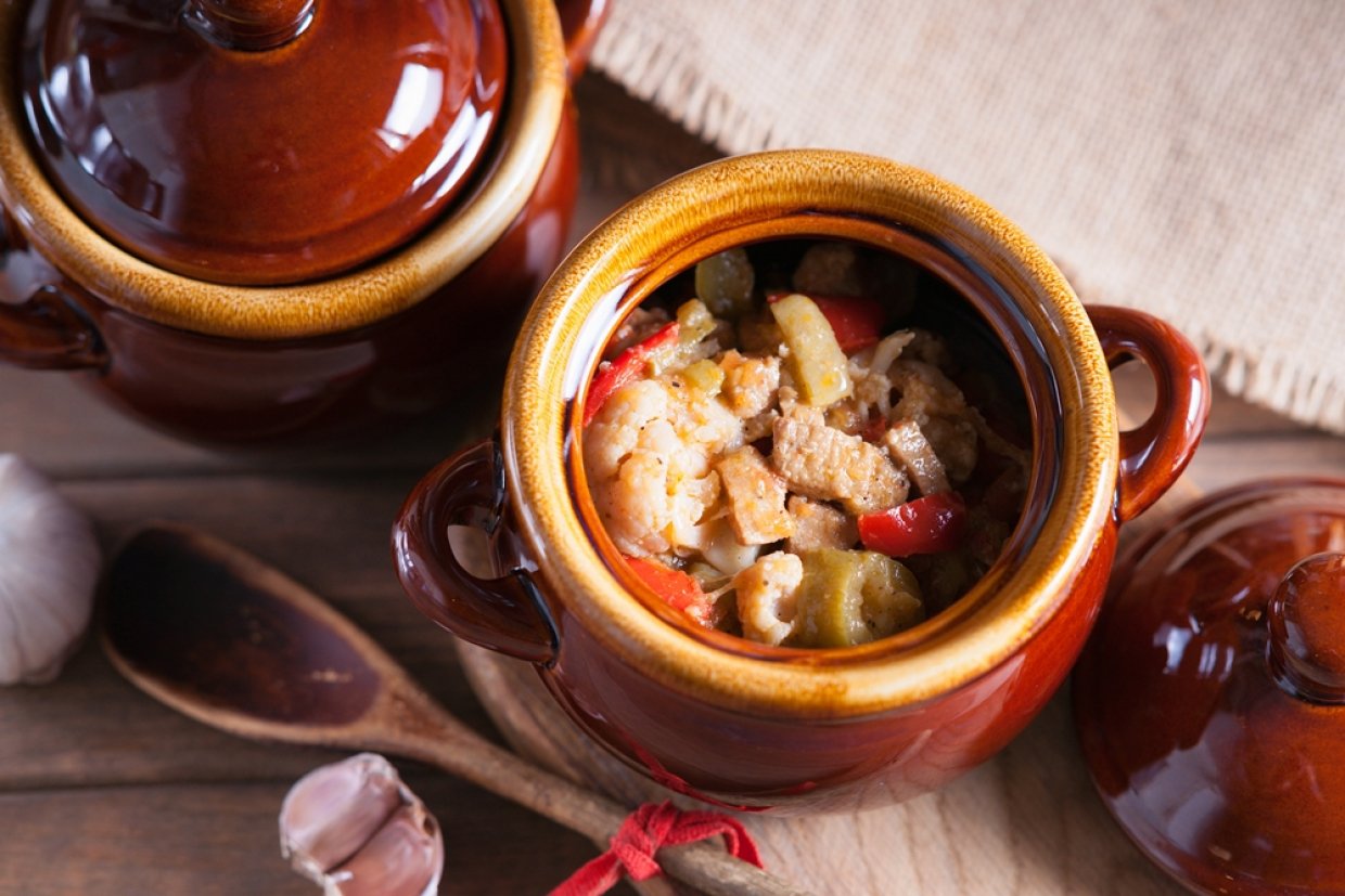 Свинина с овощами в горшочках Свинина с овощами в горшочках
