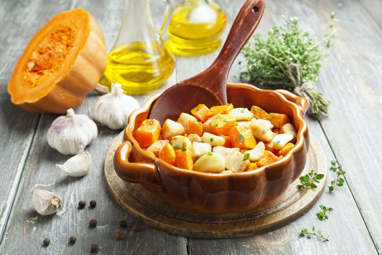 Курица с тыквой в горшочках Курица с тыквой в горшочках