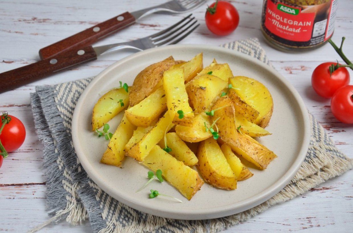 Картофель по-деревенски из вареной картошки Картофель по-деревенски из вареной картошки