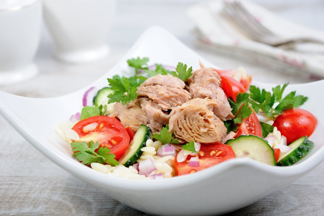 Салат с пастой и тунцом Салат с пастой и тунцом