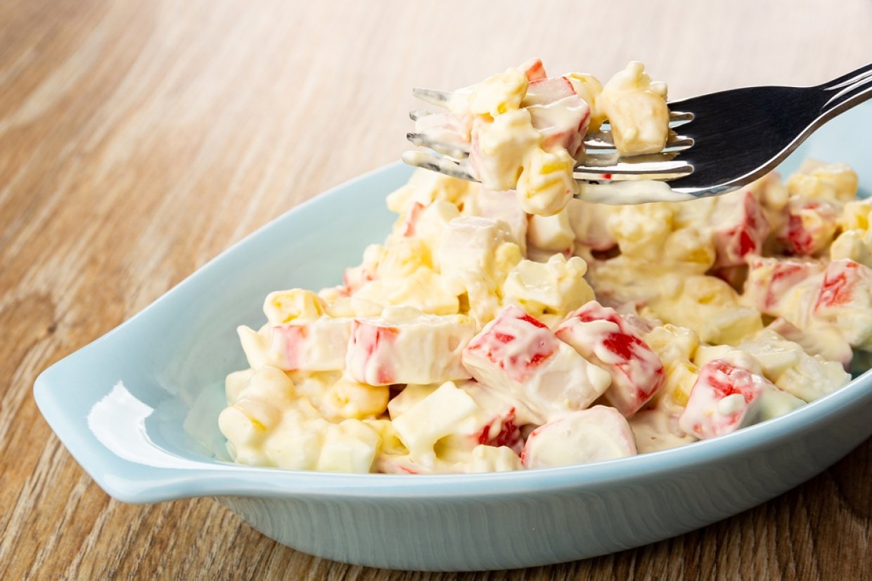 Самый вкусный крабовый салат без риса Самый вкусный крабовый салат без риса