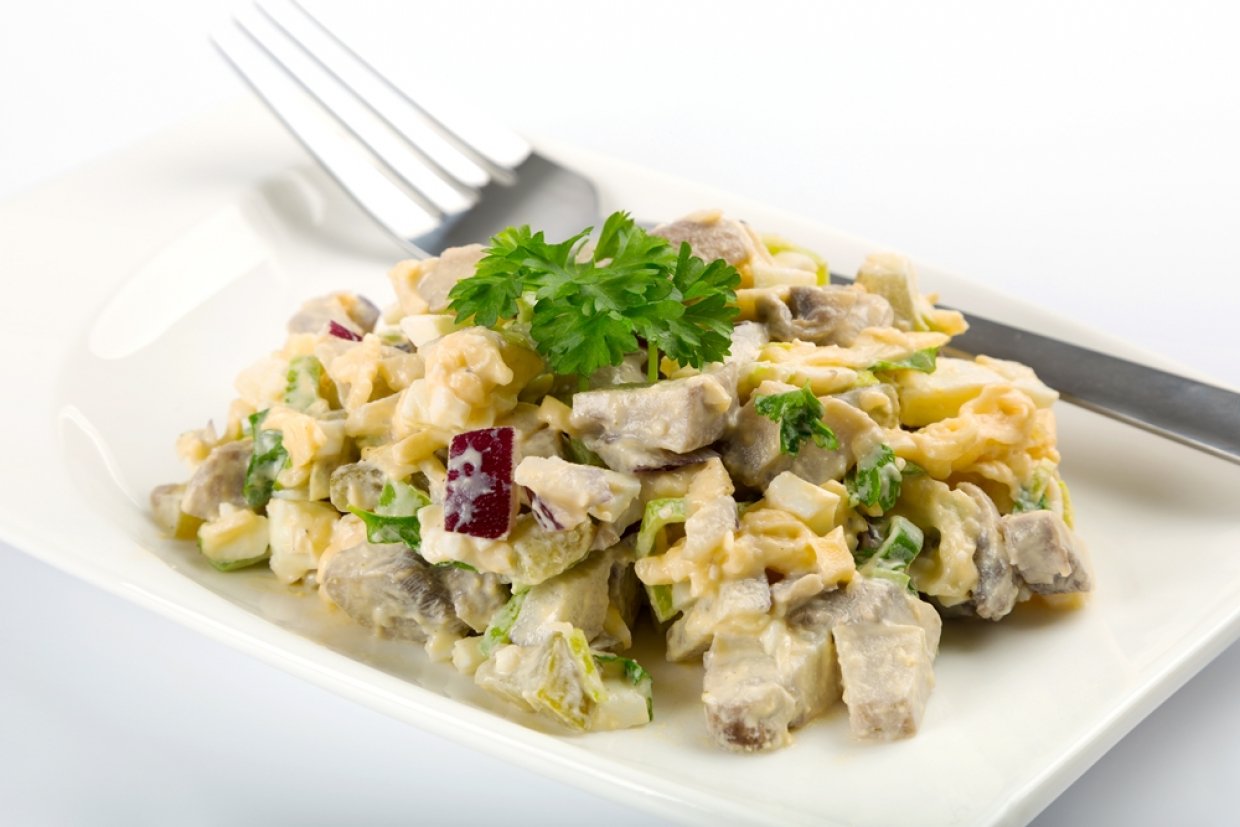 Луковый салат с грибами Луковый салат с грибами