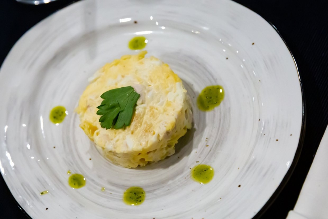 Салат с курицей и плавленым сыром Салат с курицей и плавленым сыром