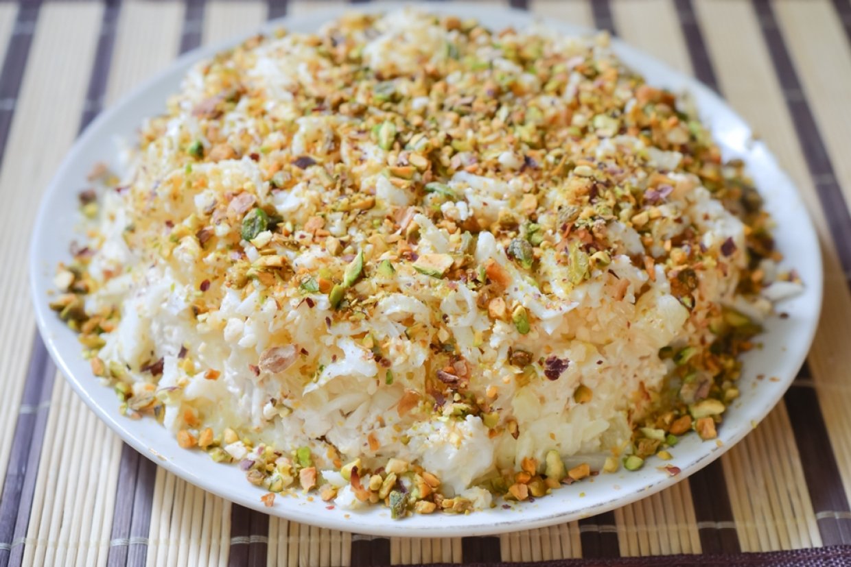 Салат с курицей и фисташками Салат с курицей и фисташками