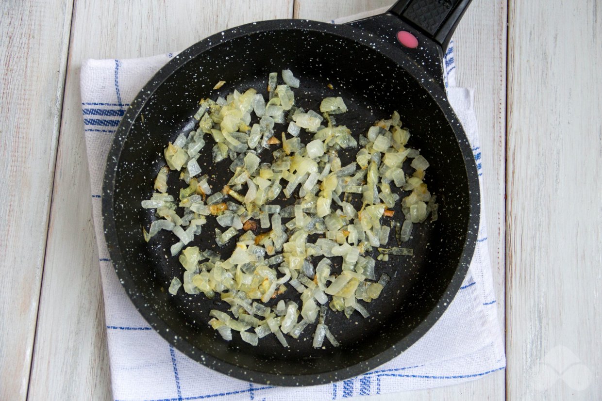 Салат из куриных желудков и корейской моркови – фото приготовления рецепта, шаг 2 Салат из куриных желудков и корейской моркови – фото приготовления рецепта, шаг 2