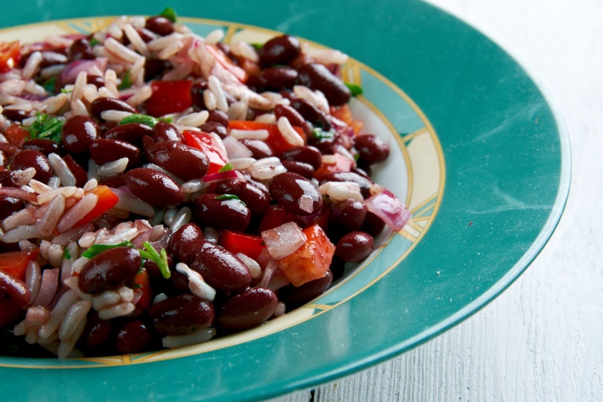 Салат с рисом и фасолью Салат с рисом и фасолью
