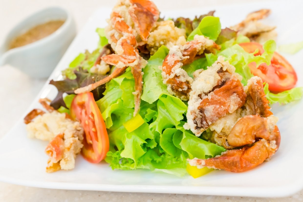 Салат с креветками и крабовым мясом Салат с креветками и крабовым мясом
