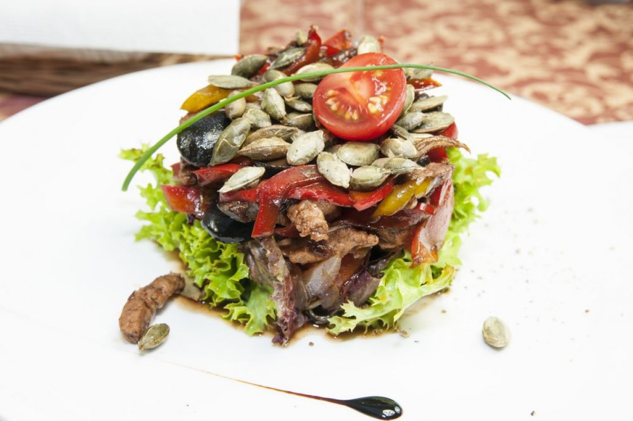 Салат из куриной печени, баклажанов и болгарского перца Салат из куриной печени, баклажанов и болгарского перца