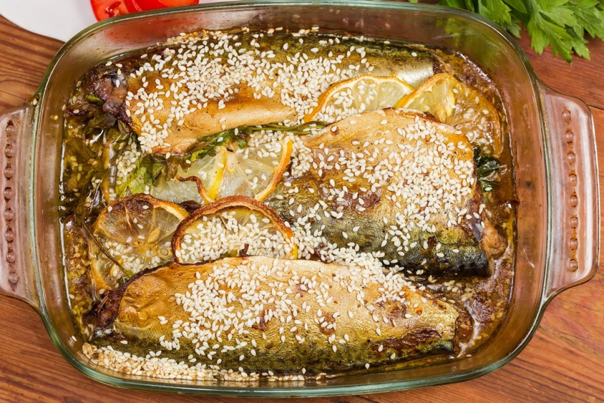 Запеченная скумбрия в кунжуте Запеченная скумбрия в кунжуте