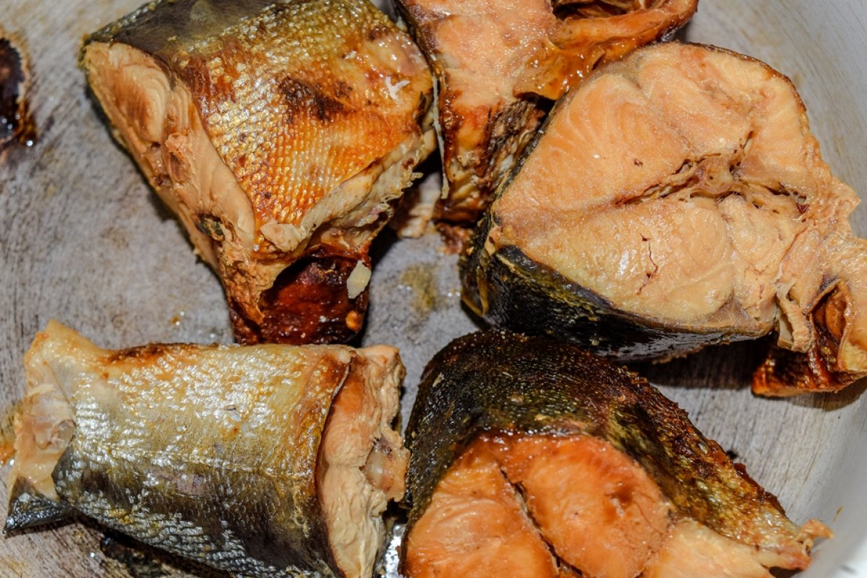 Запеченная кусочками горбуша Запеченная кусочками горбуша