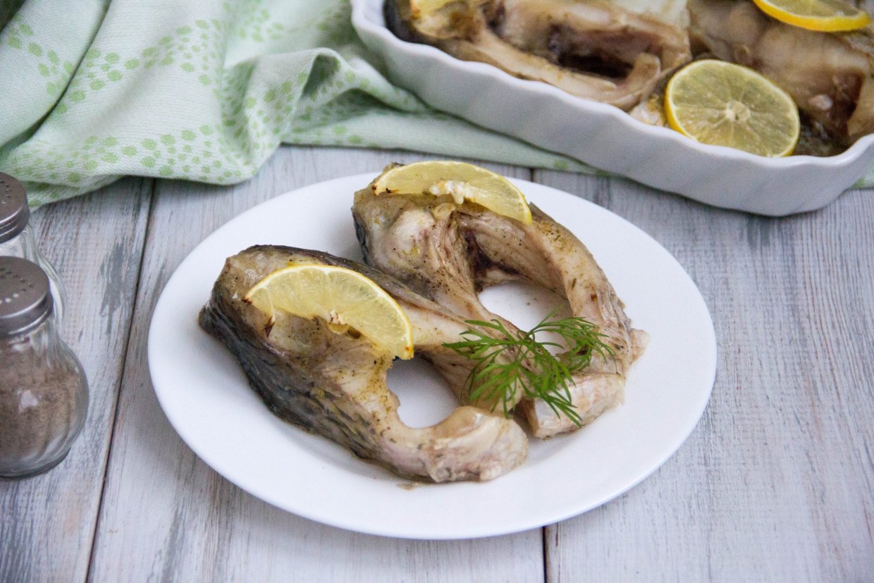 Карп кусочками в духовке Карп кусочками в духовке