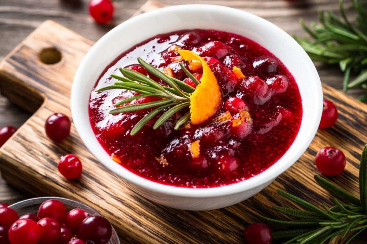 Клюквенный соус с розмарином и апельсинами Клюквенный соус с розмарином и апельсинами