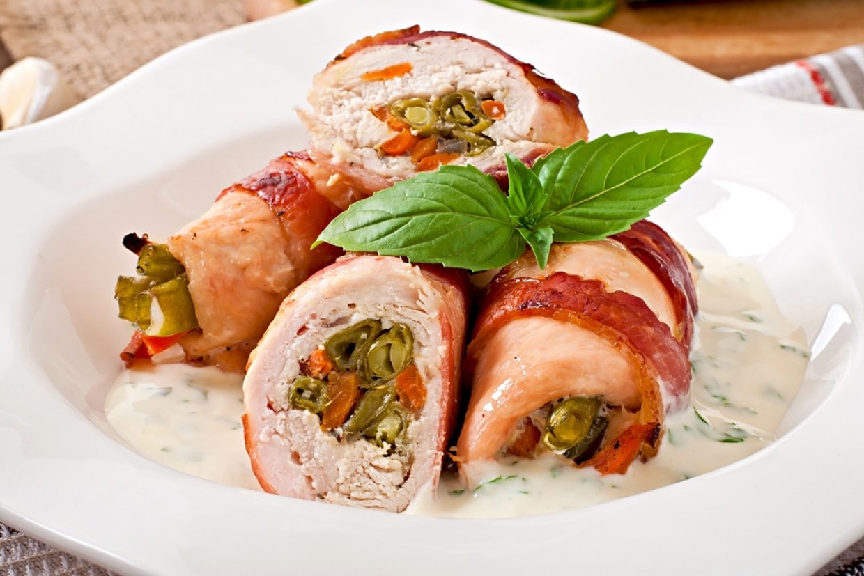 Куриный рулет со стручковой фасолью Куриный рулет со стручковой фасолью